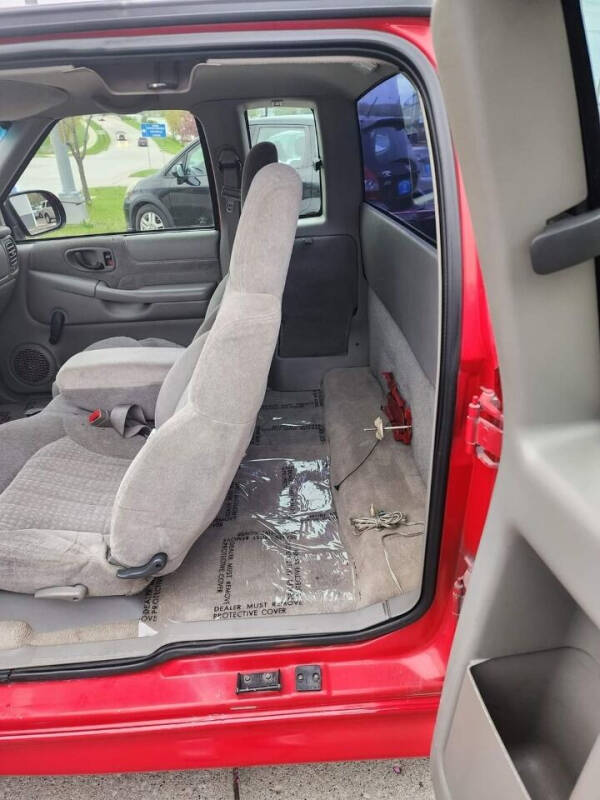 2000 Chevrolet S-10 LS