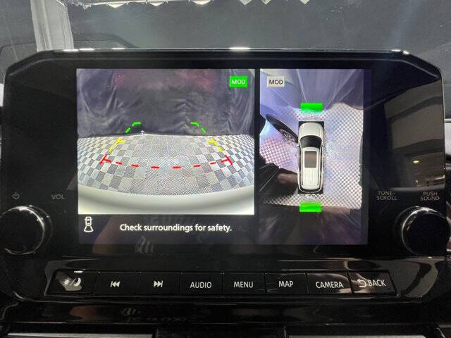 2025 Nissan Pathfinder SL