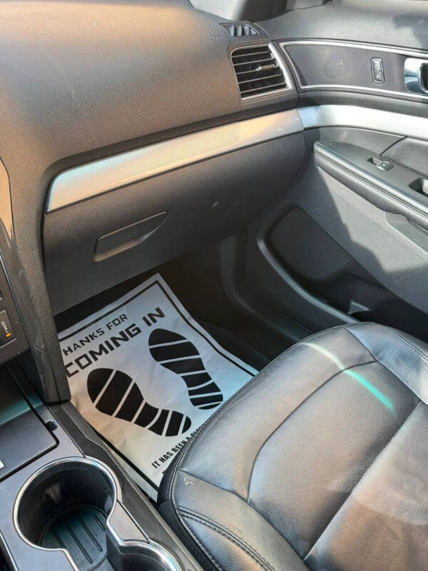 2016 Ford Explorer