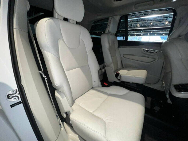 2023 Volvo XC90 B6 Plus Bright Theme 6P