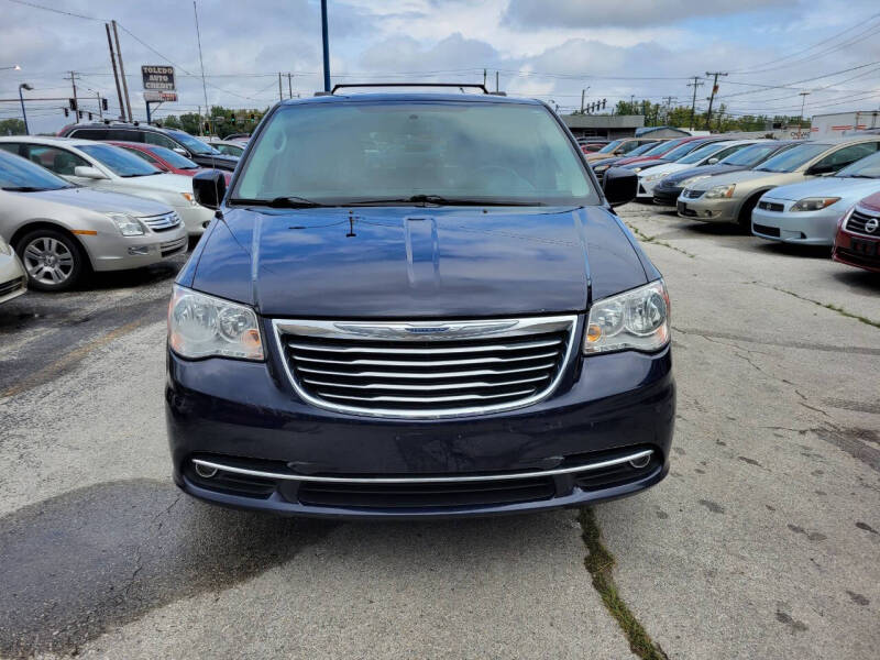 2016 Chrysler Town and Country for sale at Royal Motors - 33 S. Byrne Rd Lot in Toledo OH