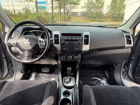 2010 Mitsubishi Outlander ES