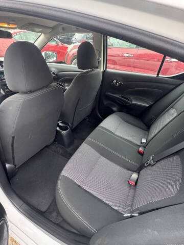 2018 Nissan Versa SV