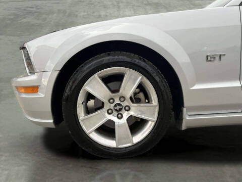 2006 Ford Mustang GT Deluxe
