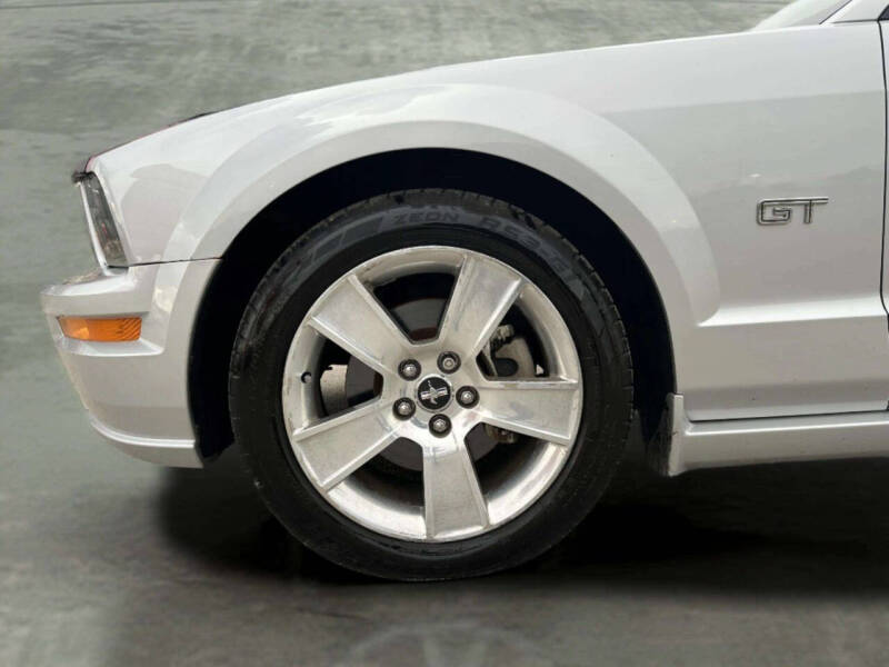2006 Ford Mustang GT Deluxe