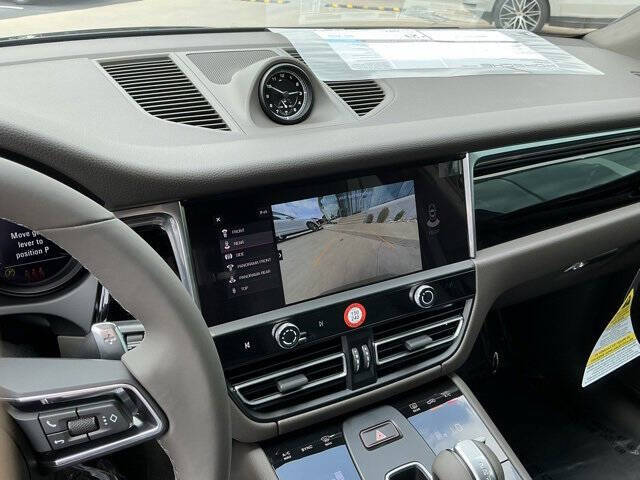 2025 Porsche Macan