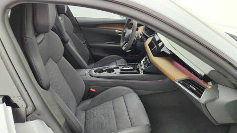 2024 Audi e-tron GT quattro Prestige