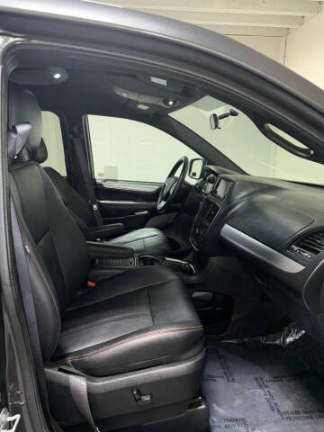 2016 Dodge Grand Caravan R/T