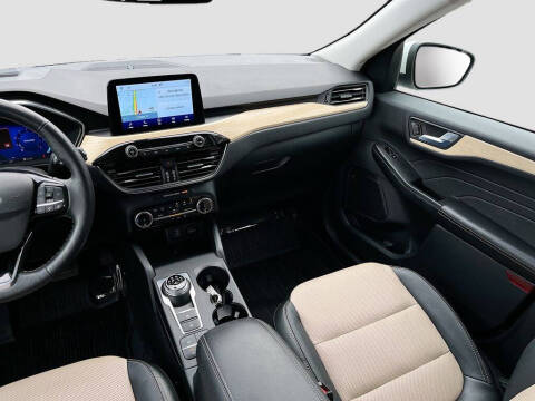 2022 Ford Escape Titanium