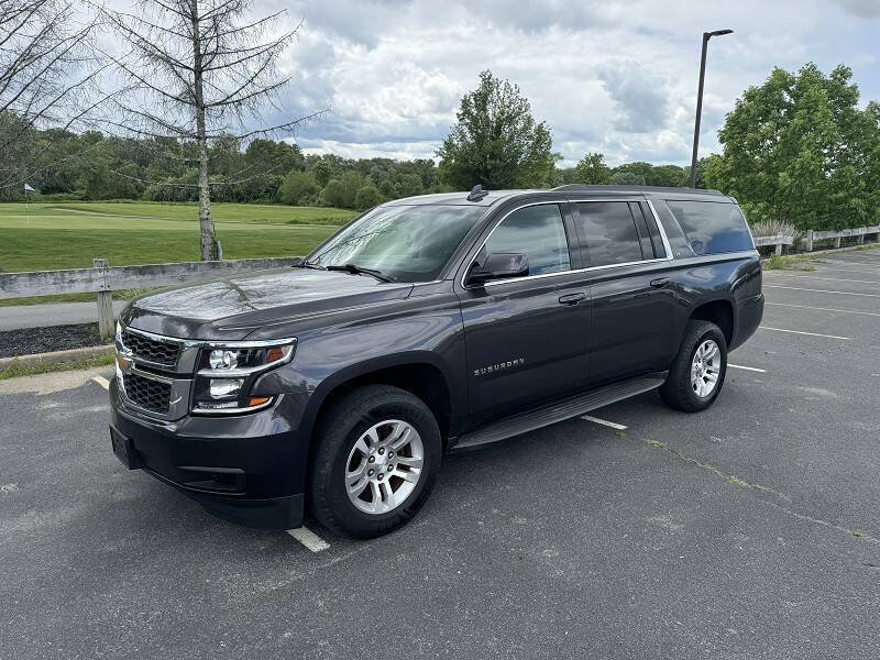 Gray 2017 Chevrolet Suburban SUV / Crossover Four-Wheel Drive 6-Speed Automatic