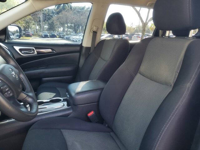 2019 Nissan Pathfinder SV