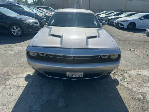 2017 Dodge Challenger SXT