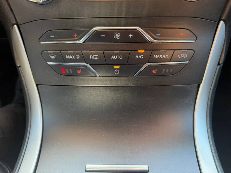 2020 Ford Edge