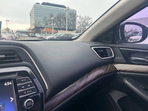 2016 Nissan Maxima Platinum