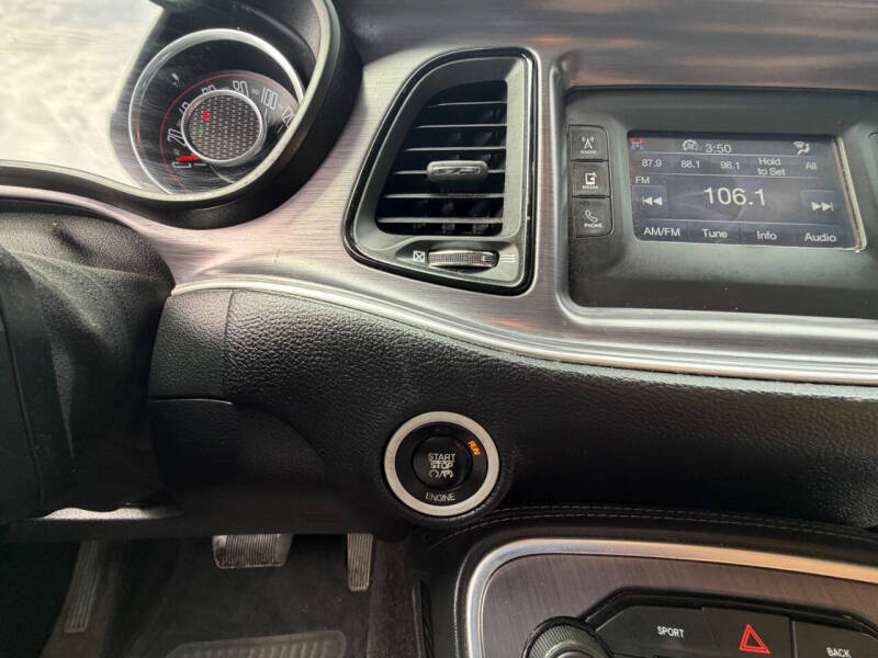 2015 Dodge Challenger SXT