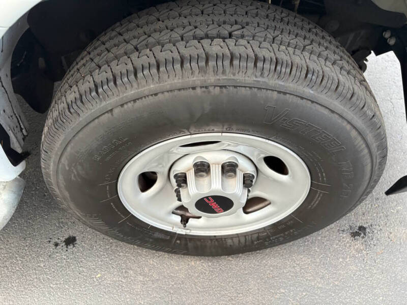 2024 GMC Savana 2500