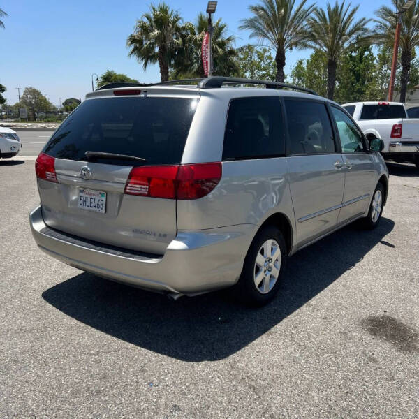 2004 Toyota Sienna