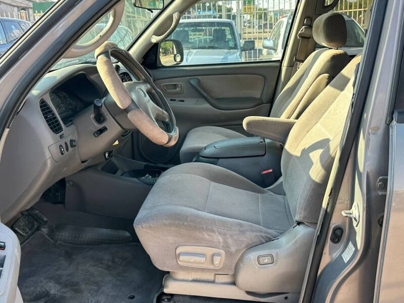 2002 Toyota Sequoia SR5