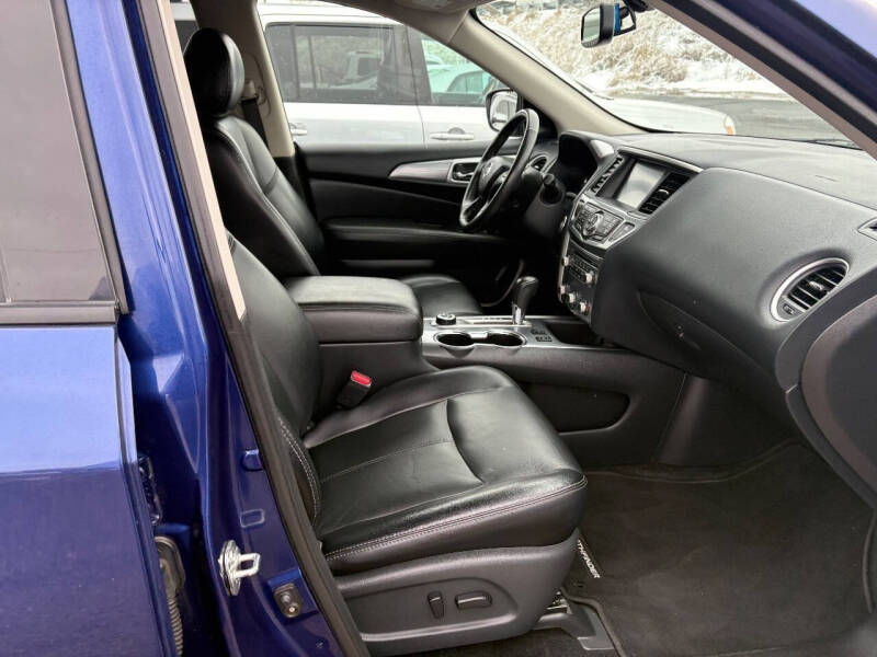 2020 Nissan Pathfinder SL