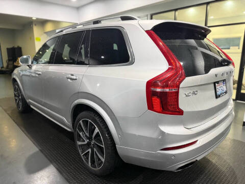 2018 Volvo XC90 T6 Momentum