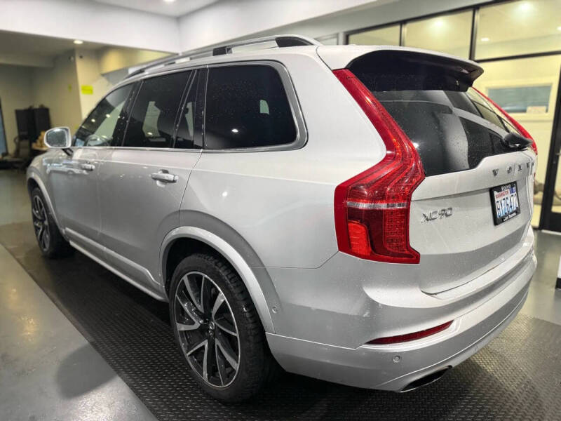 2018 Volvo XC90 T6 Momentum