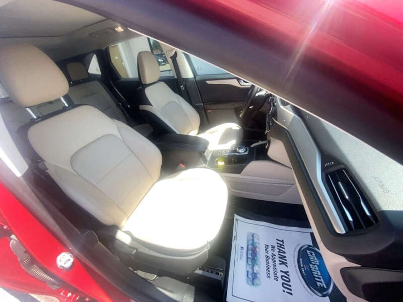 2022 Ford Escape SEL