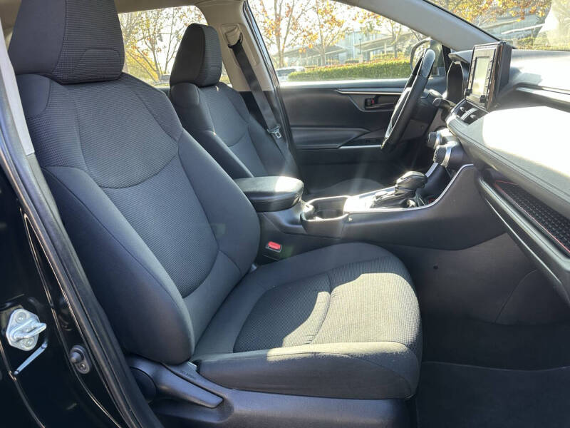 2019 Toyota RAV4 Hybrid LE