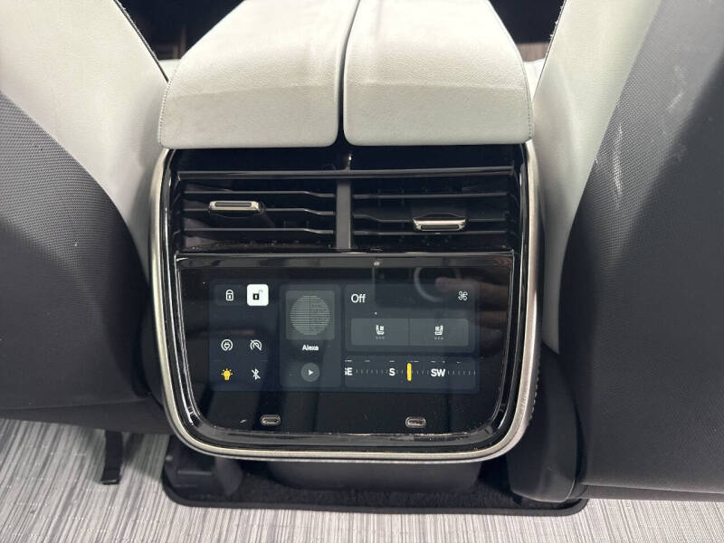 2023 Rivian R1S Adventure