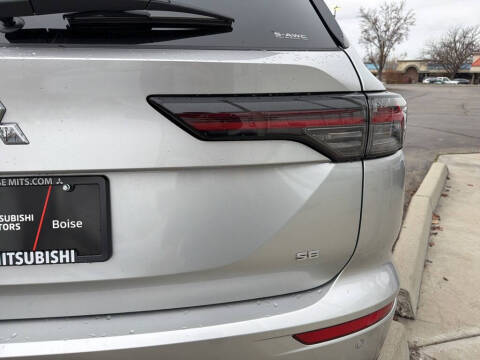 2025 Mitsubishi Outlander SE