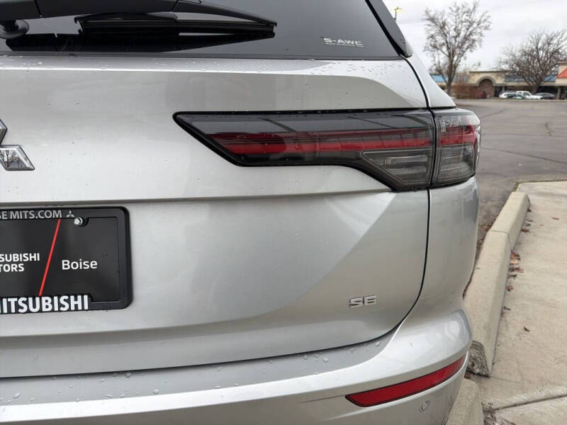 2025 Mitsubishi Outlander SE