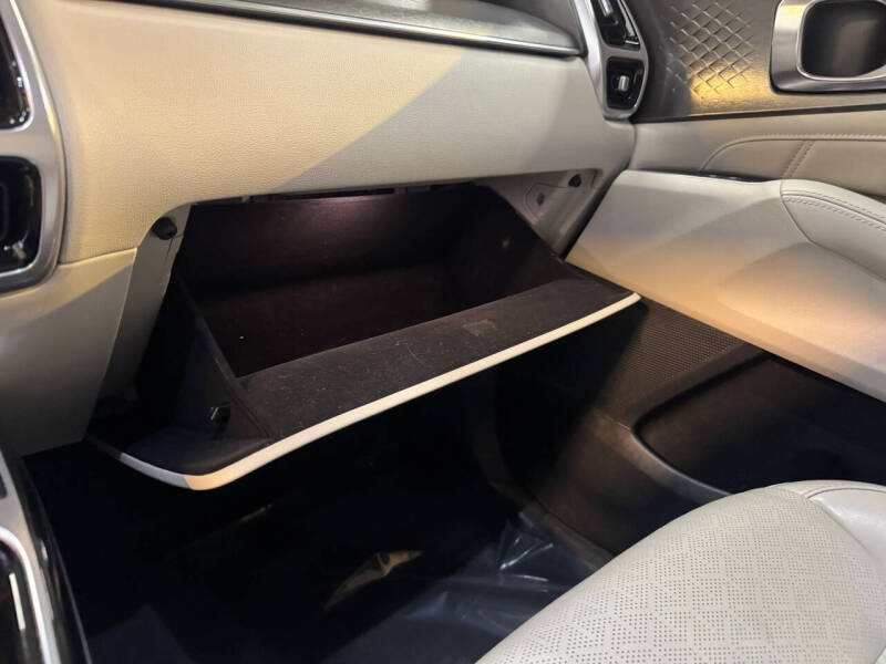 2022 Kia Sorento Plug-In Hybrid SX