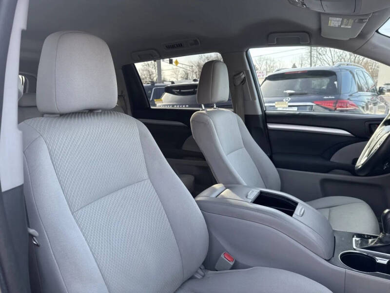 2015 Toyota Highlander LE