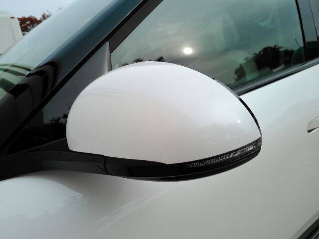 2024 Genesis GV60 Standard