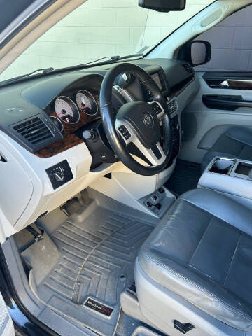 2014 Volkswagen Routan SEL Premium
