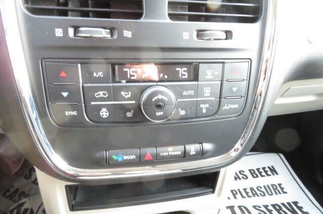 2016 Chrysler Town and Country Touring