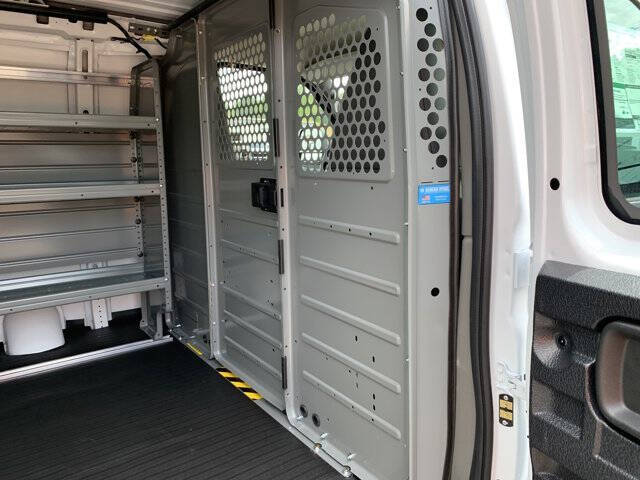 2025 Chevrolet Express 2500