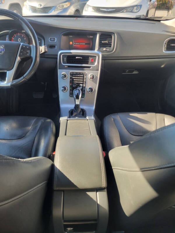 2017 Volvo V60 T5 Premier