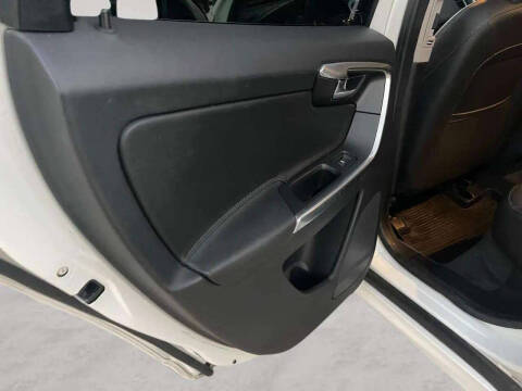 2016 Volvo XC60 T5 Drive-E Premier