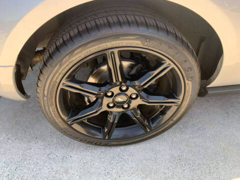 2006 Ford Mustang V6 Deluxe