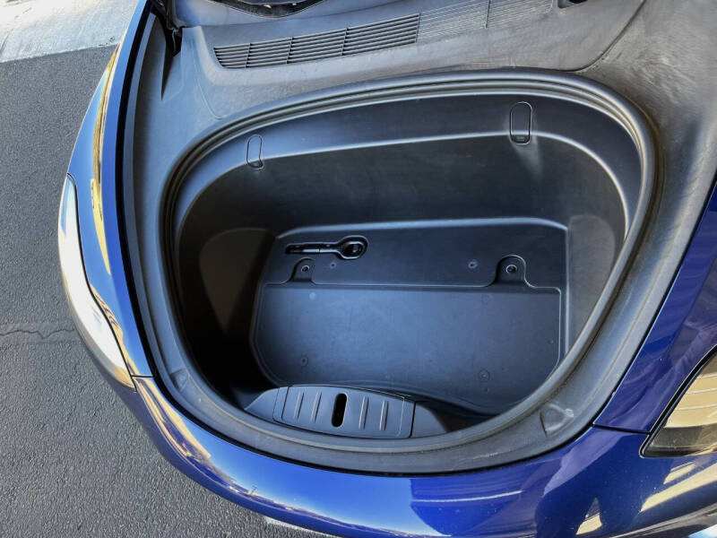 2019 Tesla Model 3 Base photo 23