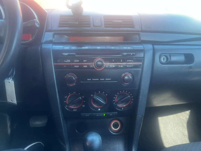 2005 Mazda MAZDA3 i