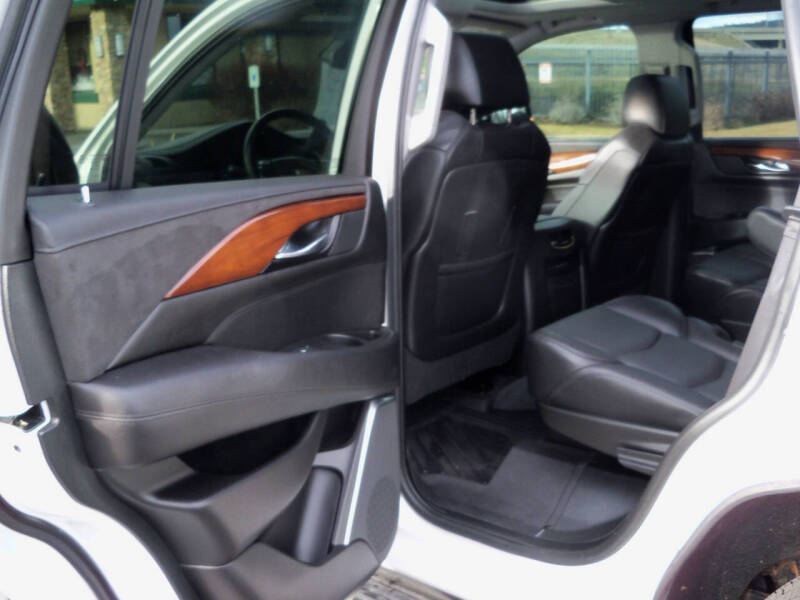 2020 Cadillac Escalade Luxury