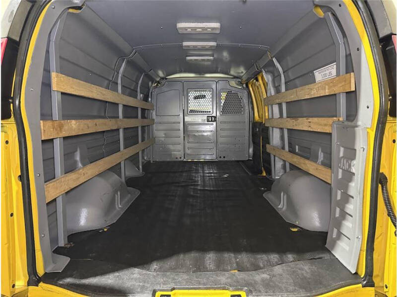 2018 GMC Savana 2500