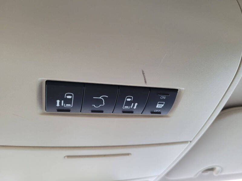 2014 Chrysler Town and Country Touring-L