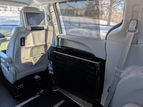 2017 Chrysler Pacifica Touring-L Plus