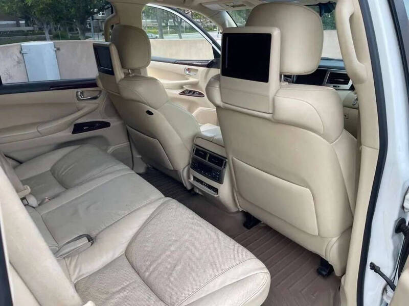 2014 Lexus LX 570