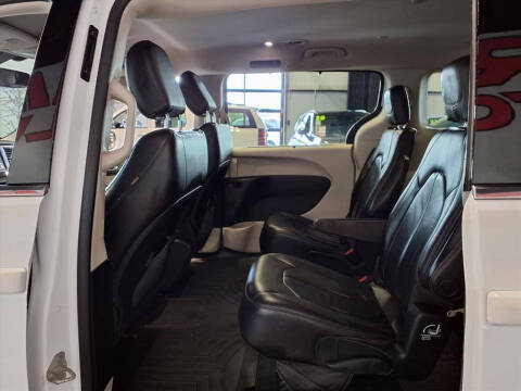 2020 Chrysler Pacifica Touring L