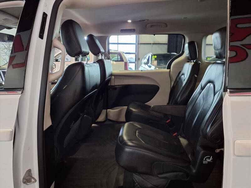 2020 Chrysler Pacifica Touring L