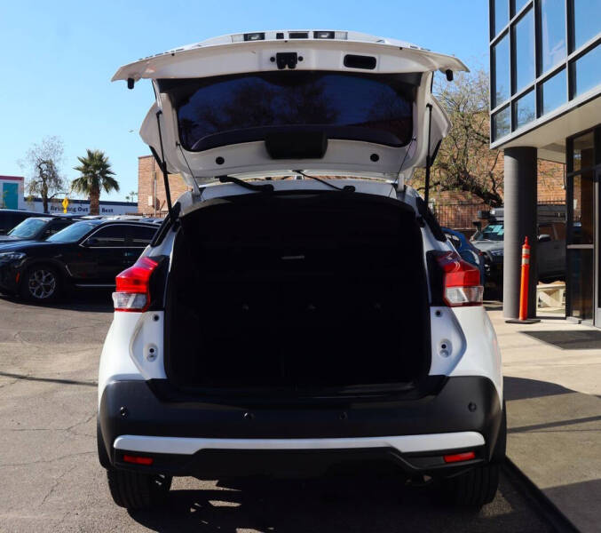 2020 Nissan Kicks SR