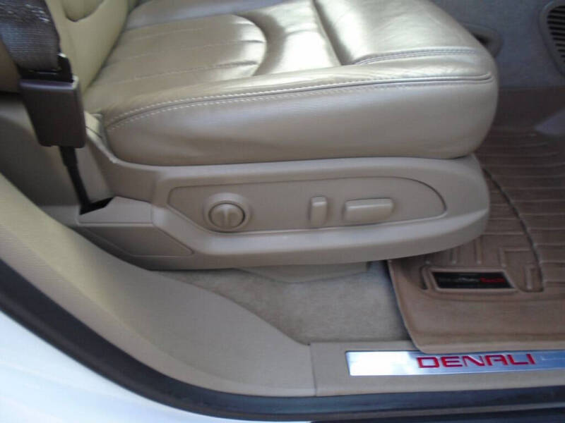 2016 GMC Acadia Denali